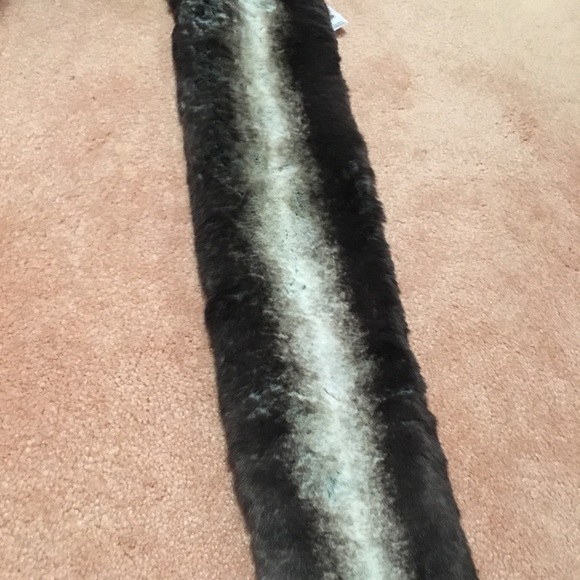 Animal friendly faux fur color\scarf - Picture 4 of 16